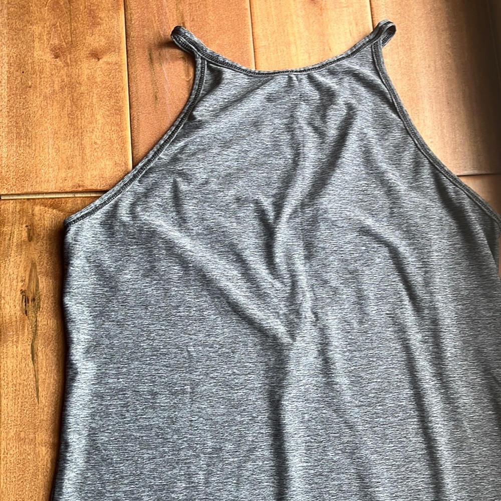 EUC Women’s Reebok workout tank top